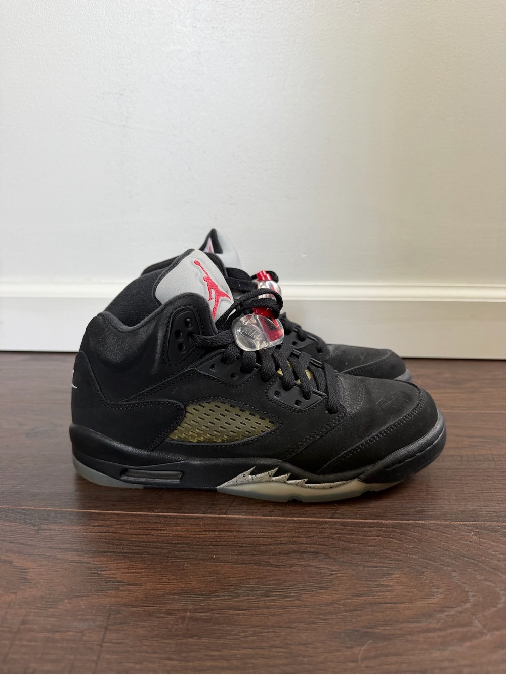 Air Jordan 5 Retro Black/Metallic Gold Sneakers